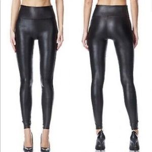 Spanx leggings size M. Never worn.